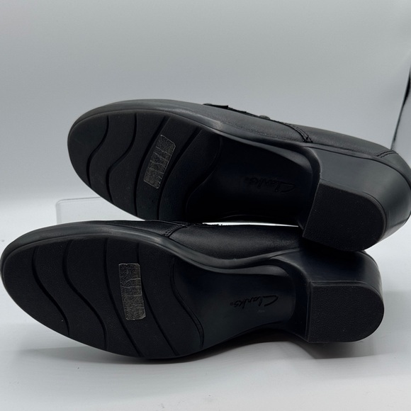 Clark’s Bendables Black leather Ingalls Falls heeled booties shoes size 9.5 - Picture 5 of 7